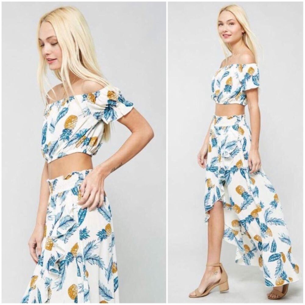 ๐SALE๐ฅWalking on the Sun | 2 Piece Pineapple Set - Picture 2 of 5